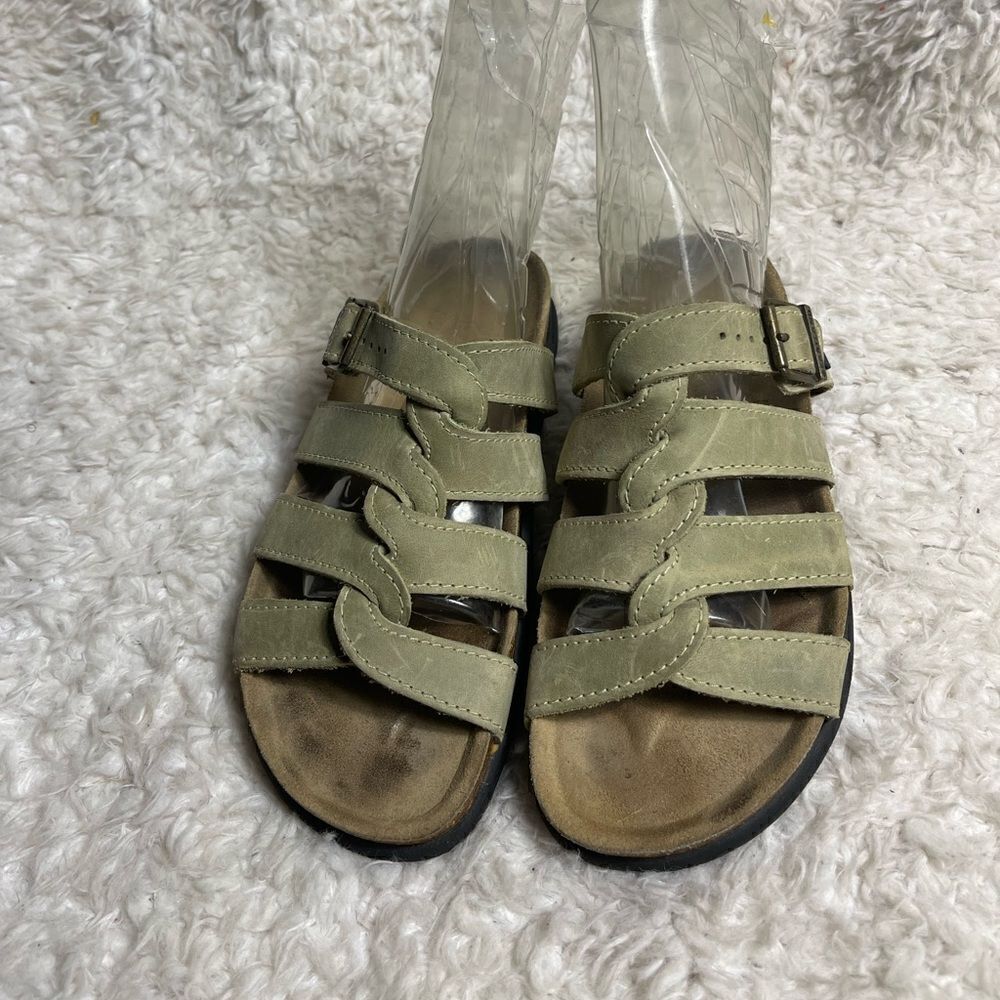 EASTLAND Nubuck Leather green straps fat sandals size 8.
